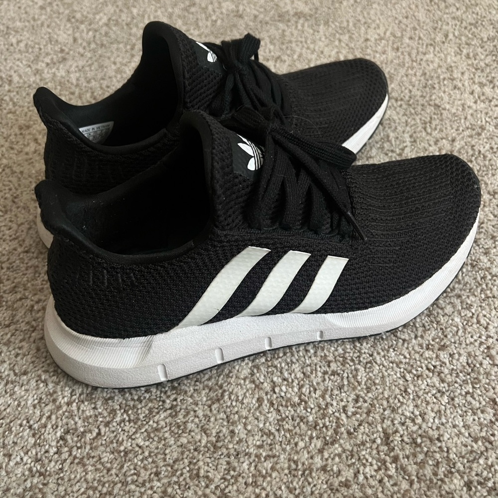 Adidas sneakers like new